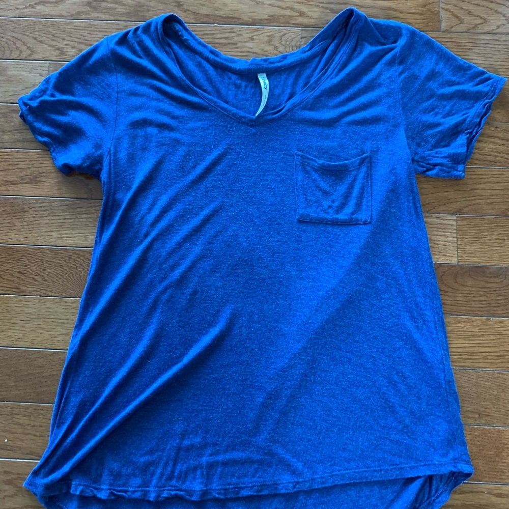 Navy blue small tresics pocket tee